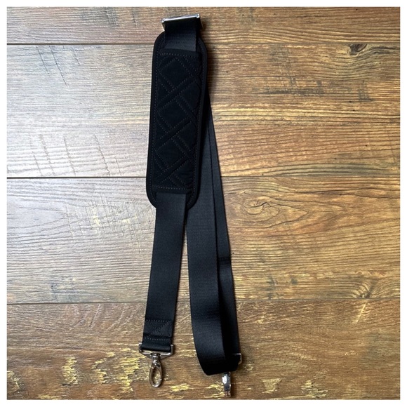 Retired Vera Bradley Grand Traveler Duffle Bag - Picture 9 of 11